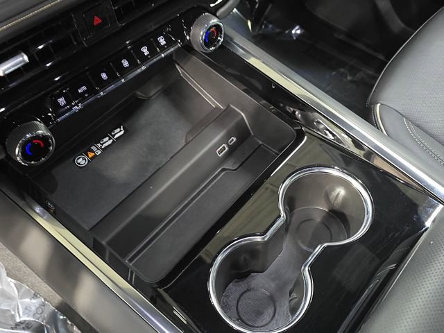 New 2025 Chevrolet Suburban Premier w/ Sun And Tow Package image 29