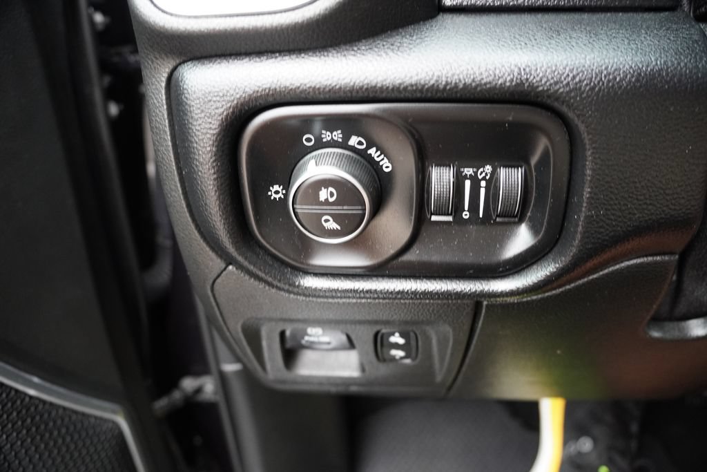 Certified 2019 RAM 1500 Laramie w/ Trailer Tow Group AWD/4WD image 24