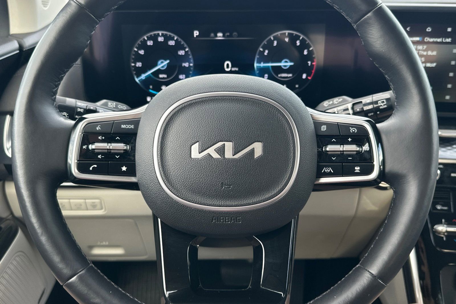 Used 2023 Kia Carnival SX Prestige FWD image 23