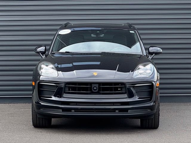 Certified 2025 Porsche Macan image 10