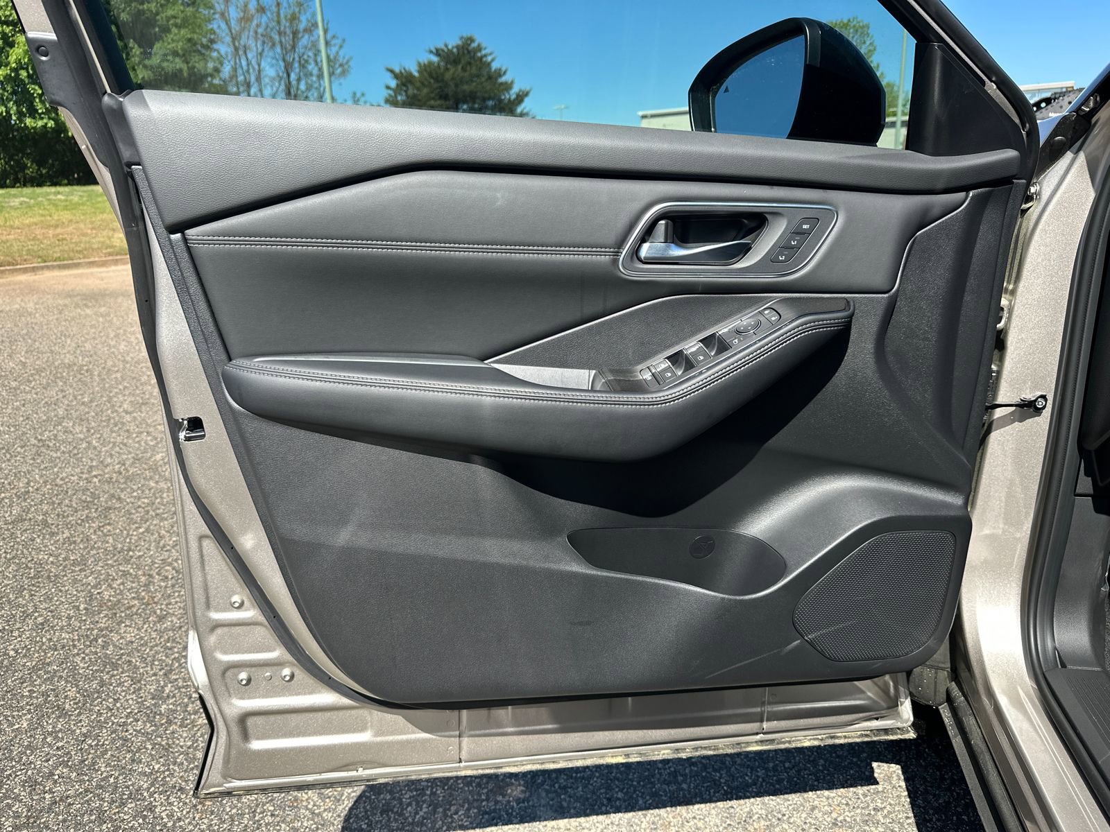 New 2026 Nissan Rogue Platinum w/ Platinum Premium Package image 8