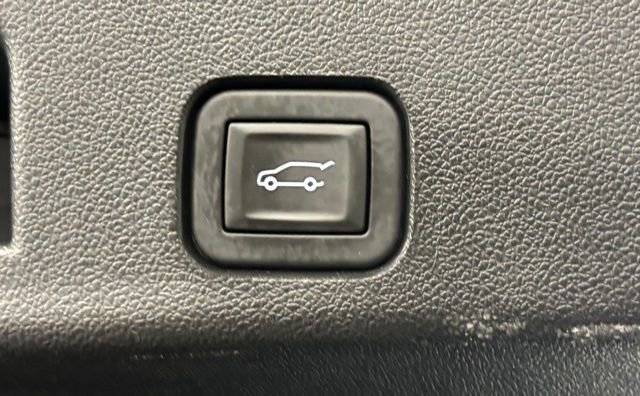 Certified 2024 Chevrolet Traverse RS image 45