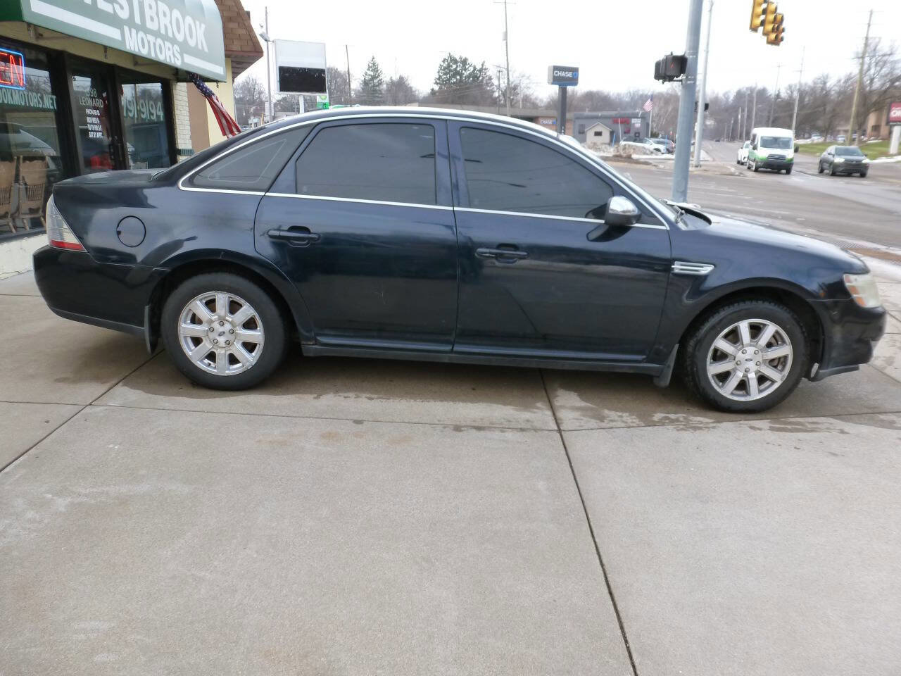 Used 2008 Ford Taurus SEL image 5