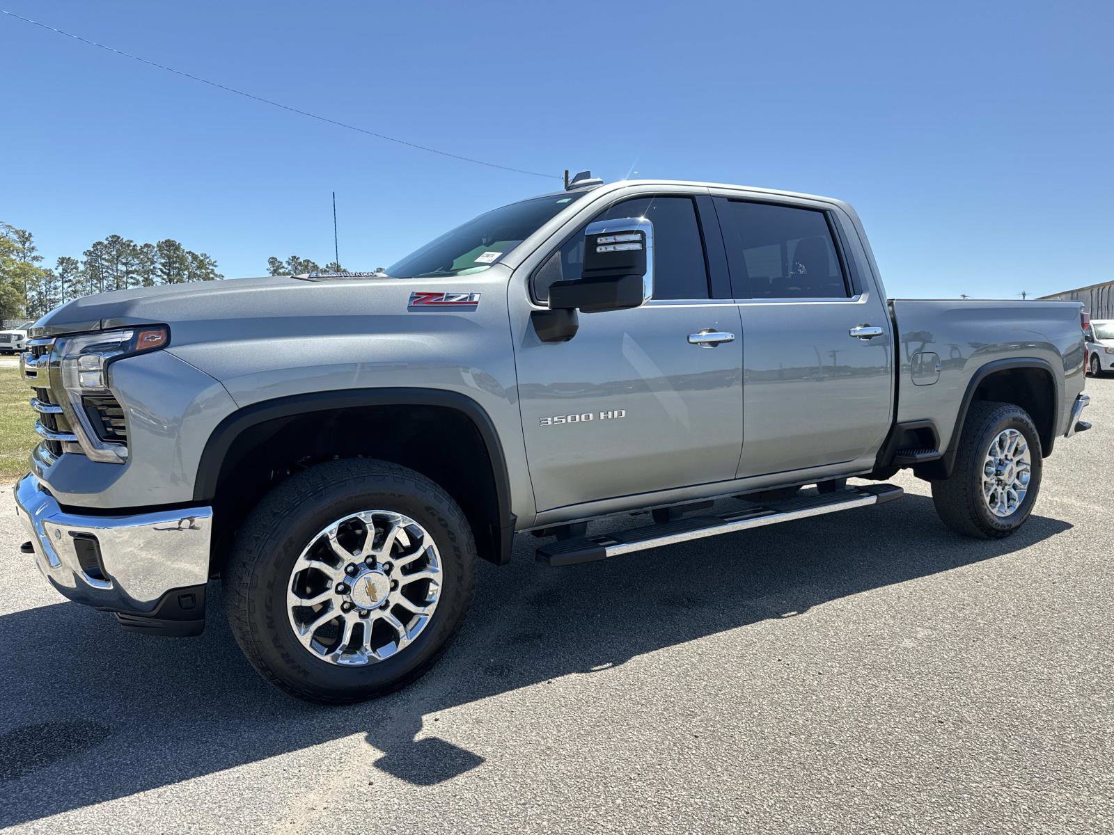 Used 2024 Chevrolet Silverado 3500 LTZ w/ LTZ Premium Package image 8