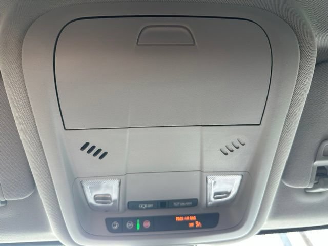 Used 2022 GMC Terrain SLE w/ Driver Convenience Package AWD/4WD image 26