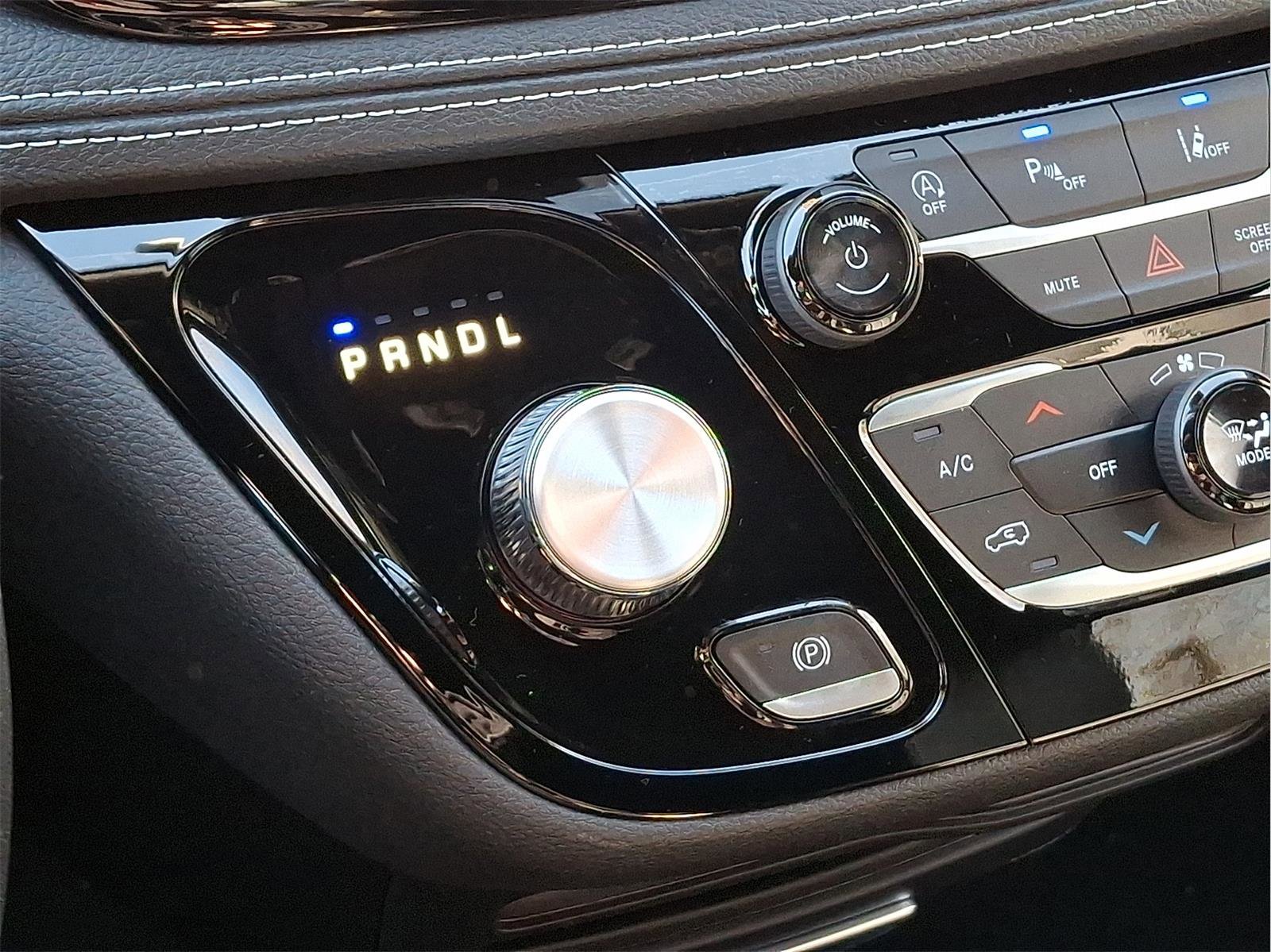 New 2026 Chrysler Pacifica Select w/ S Appearance Package image 11