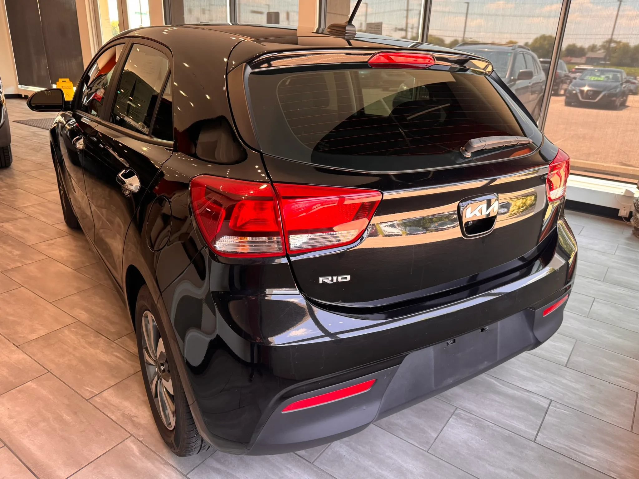 Used 2023 Kia Rio S w/ Technology Package FWD image 9