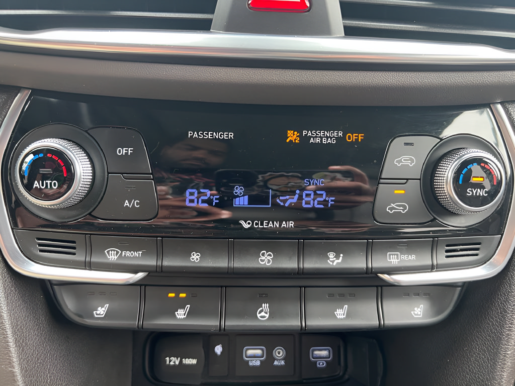 Used 2020 Hyundai Santa Fe Limited AWD/4WD image 29