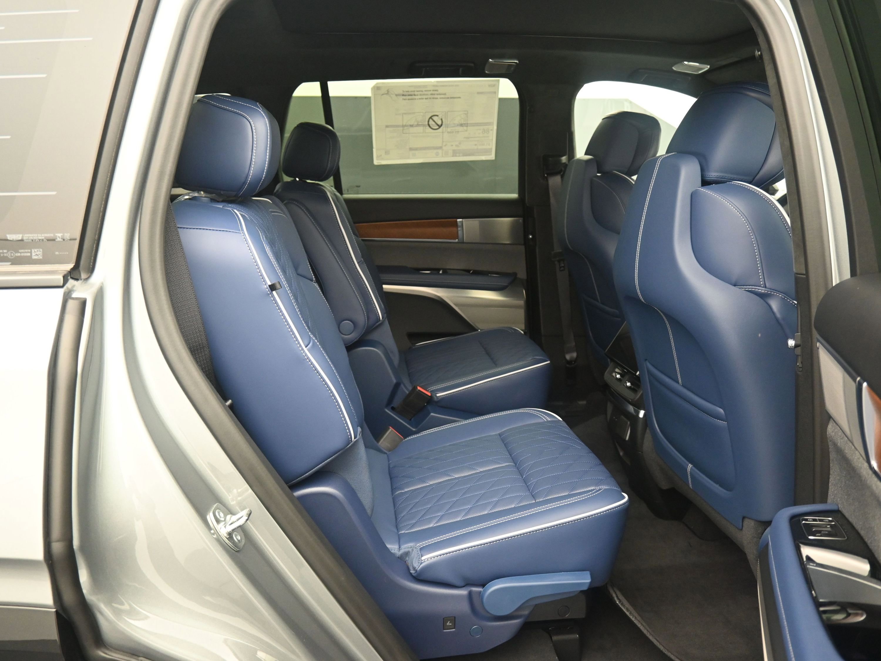 New 2026 Cadillac Vistiq Premium Luxury w/ LPO, Floor Liner Package image 12