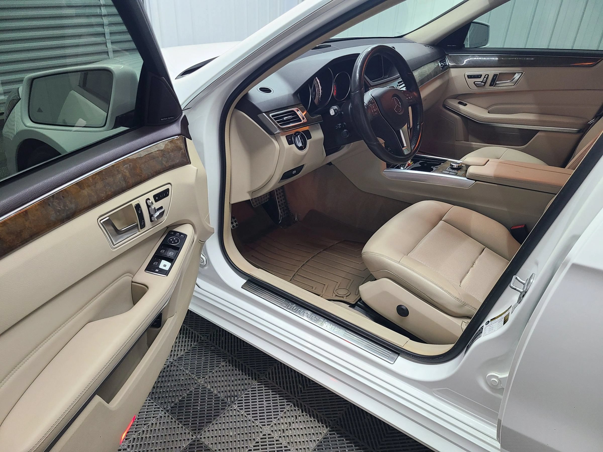 Used 2016 Mercedes-Benz E 350 4MATIC Wagon image 21