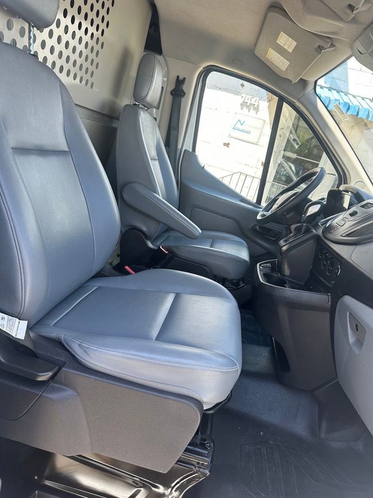 Used 2019 Ford Transit 150 148 Low Roof RWD image 32