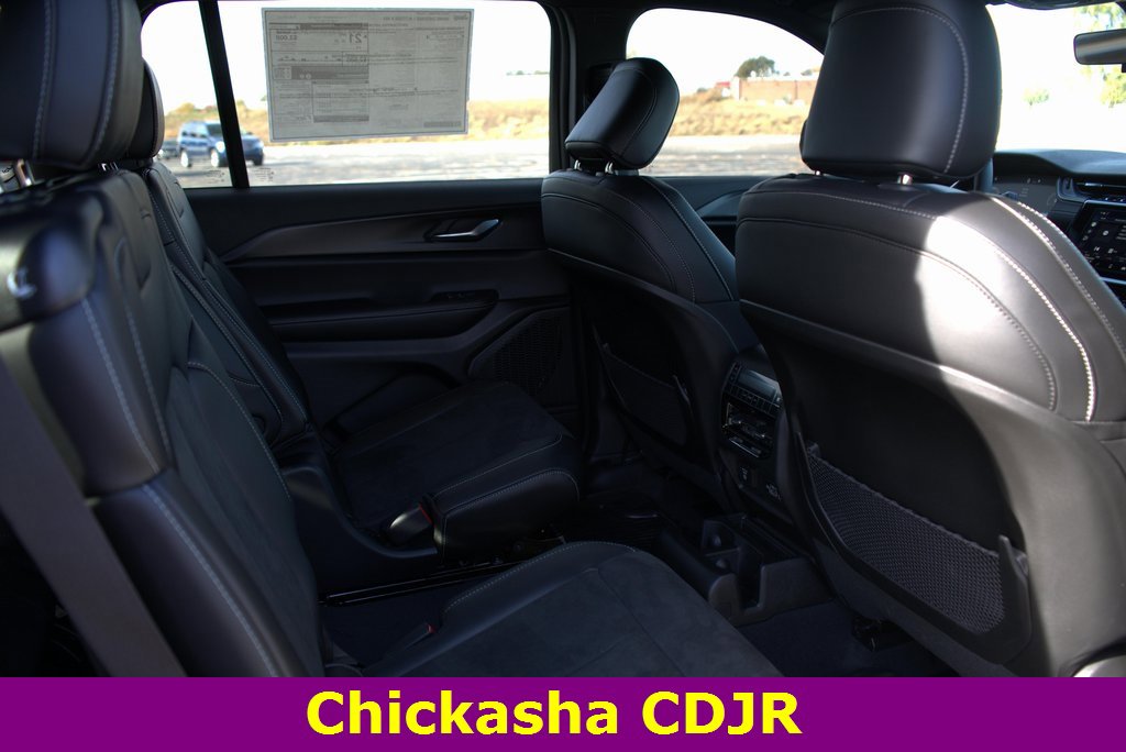 New 2025 Jeep Grand Cherokee L Altitude image 15