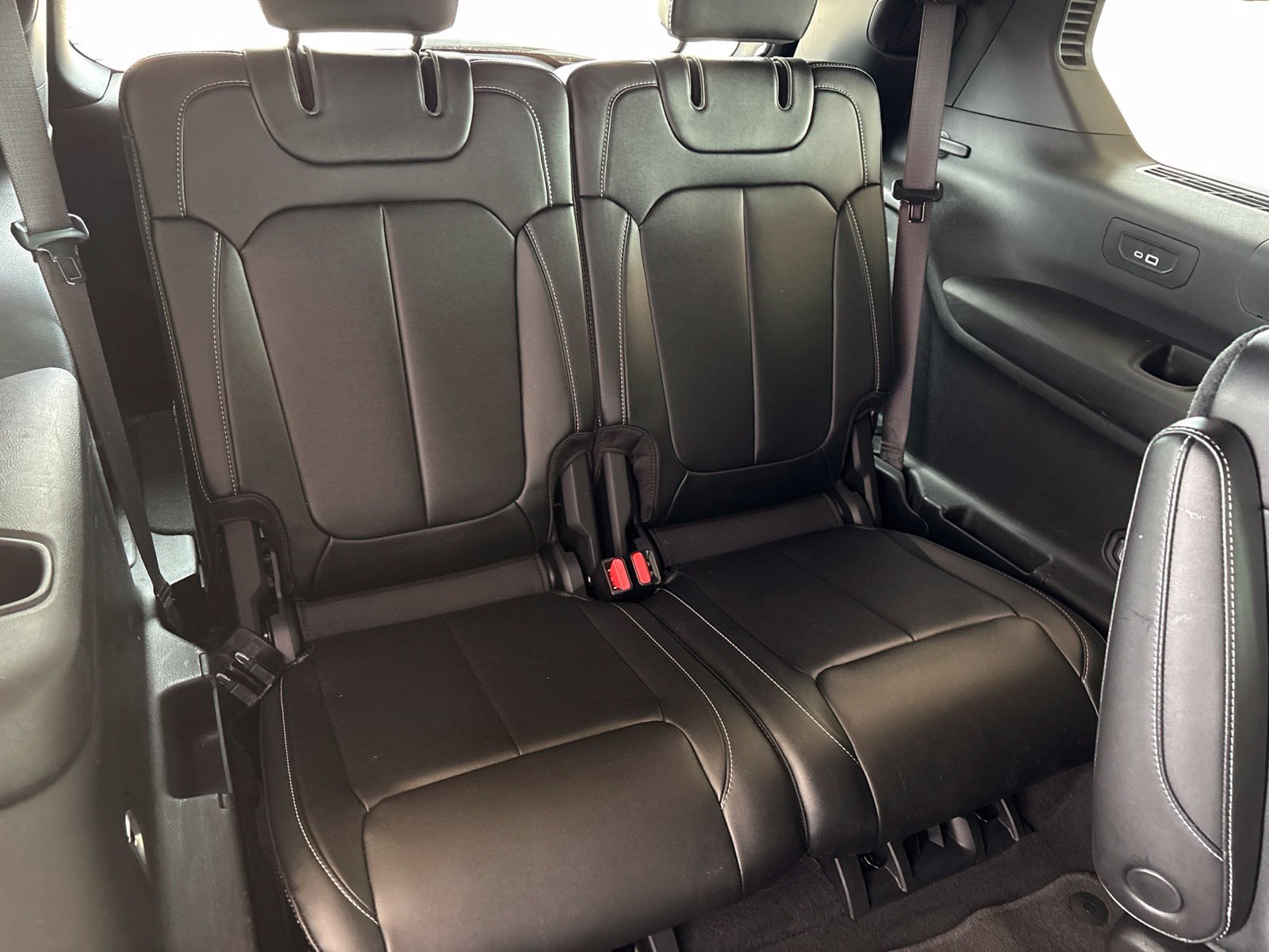 Used 2024 Jeep Grand Cherokee L Limited w/ Black Appearance Package RWD image 19