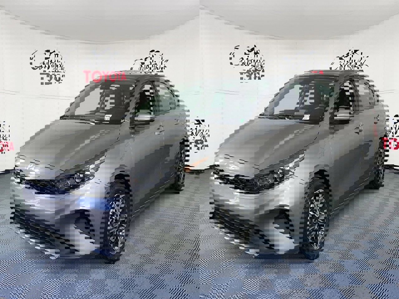 Used 2023 Kia Forte LXS image 4