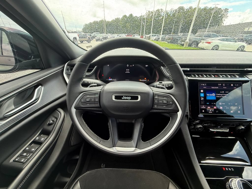 Used 2023 Jeep Grand Cherokee L Laredo AWD/4WD image 9