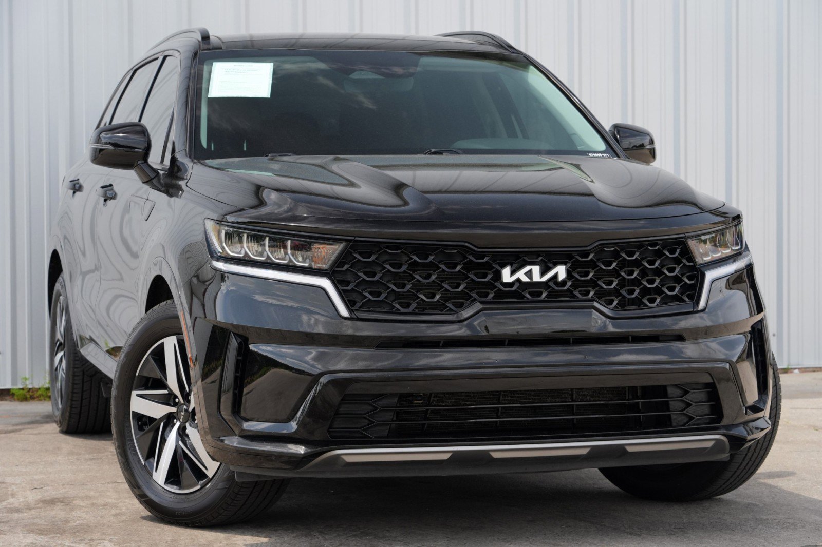 Used 2022 Kia Sorento S w/ Panoramic Sunroof Package FWD image 2