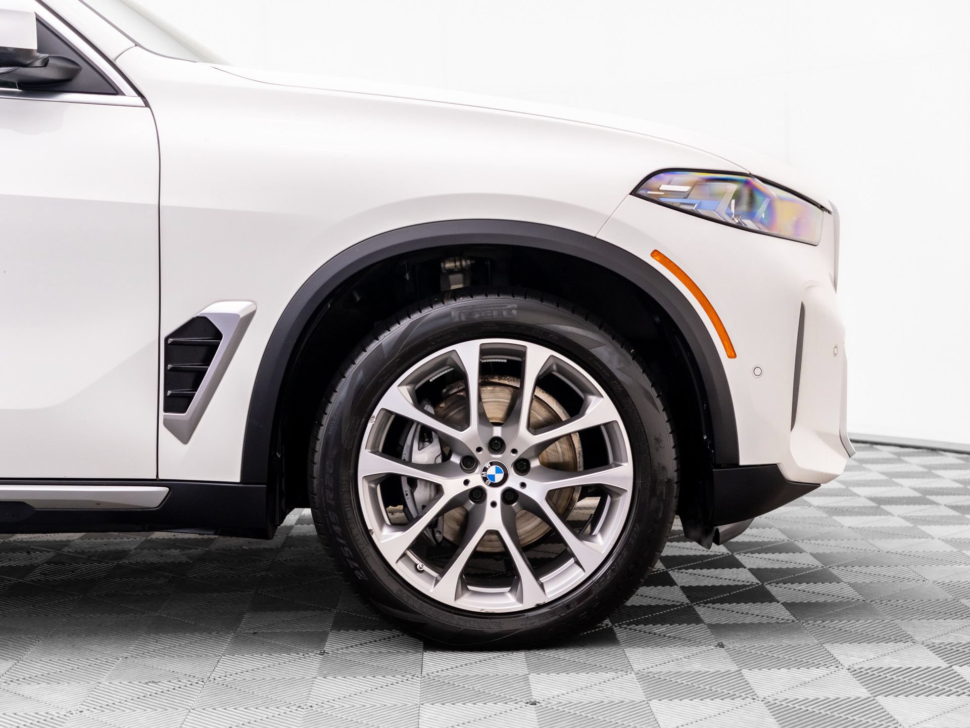 Used 2024 BMW X5 xDrive40i w/ Premium Package AWD/4WD image 37