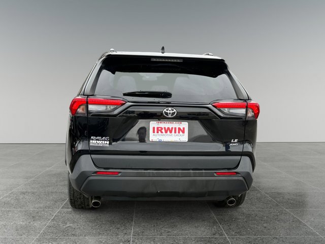 Used 2020 Toyota RAV4 LE image 4