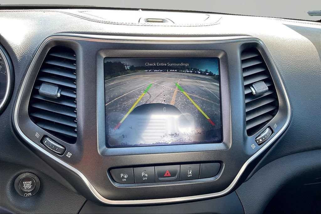 Used 2019 Jeep Cherokee Trailhawk AWD/4WD image 16