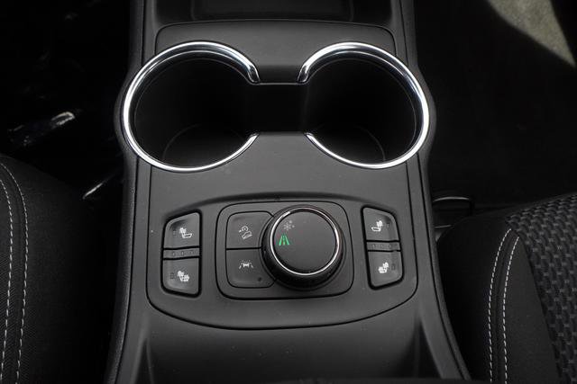 Used 2023 GMC Terrain SLE w/ Driver Convenience Package FWD image 23