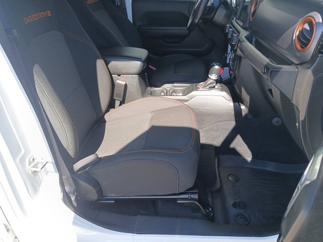 Used 2023 Jeep Gladiator Mojave AWD/4WD image 29