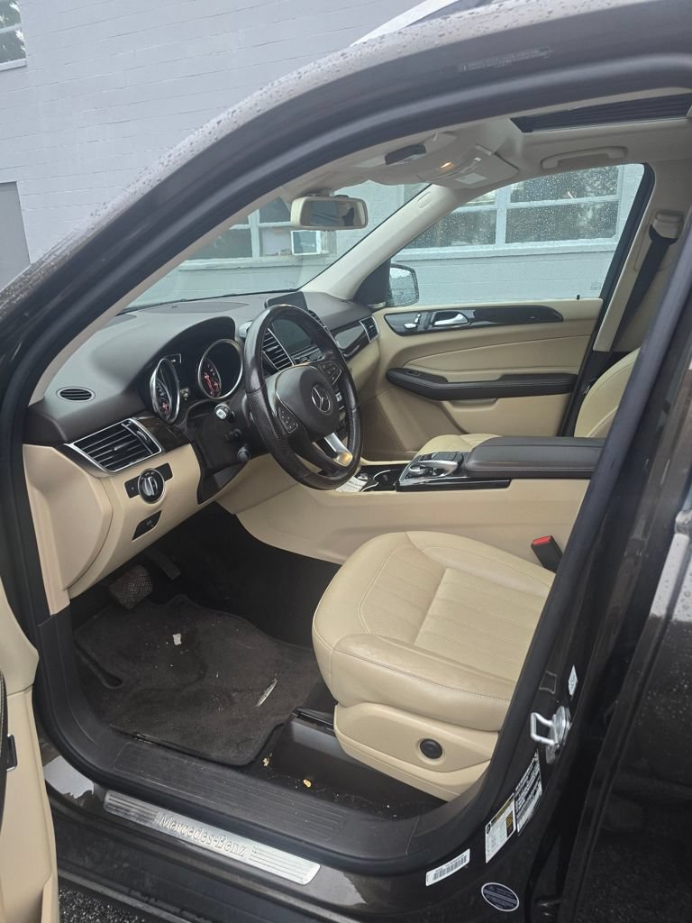 Used 2017 Mercedes-Benz GLE 350 4MATIC image 4