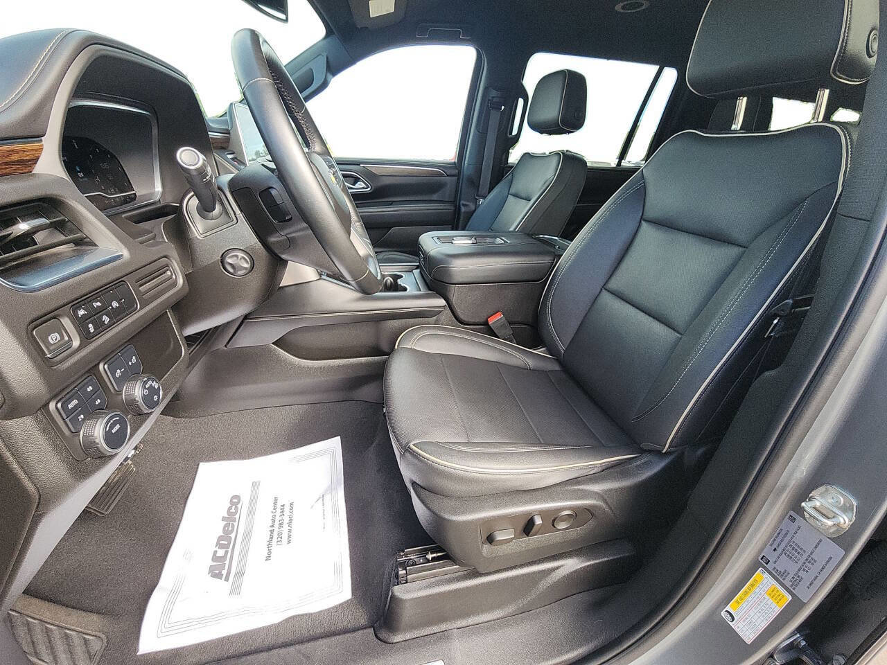 Used 2023 Chevrolet Suburban Premier image 43