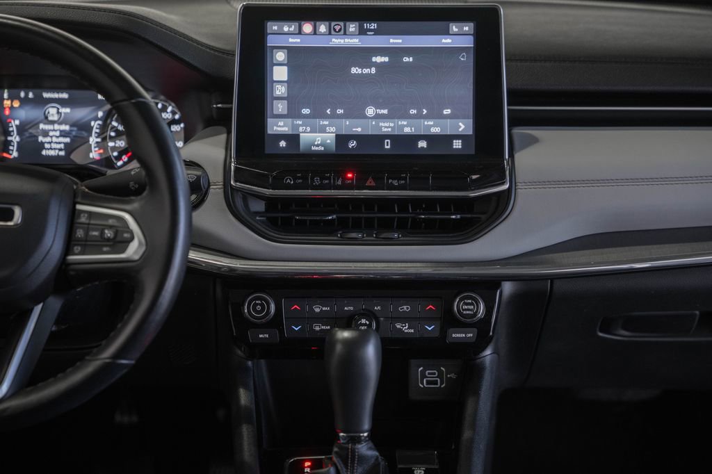 Used 2022 Jeep Compass Limited image 27