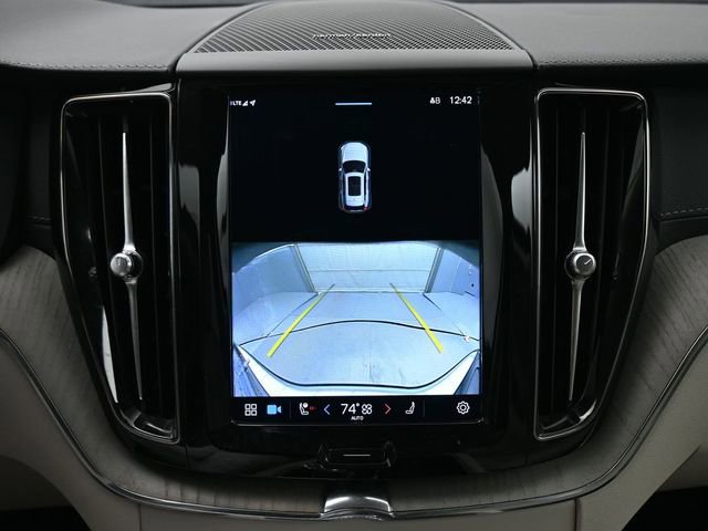 Used 2023 Volvo XC60 B6 Ultimate w/ Climate Package image 22