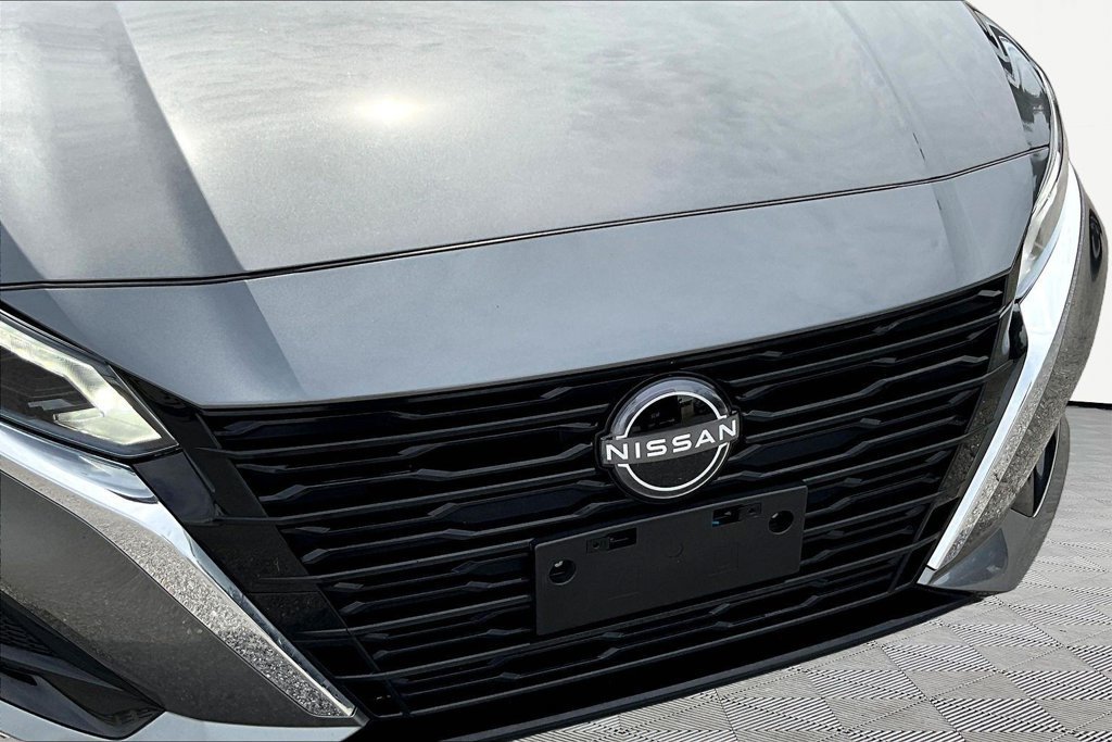 Used 2025 Nissan Altima 2.5 SV FWD image 32