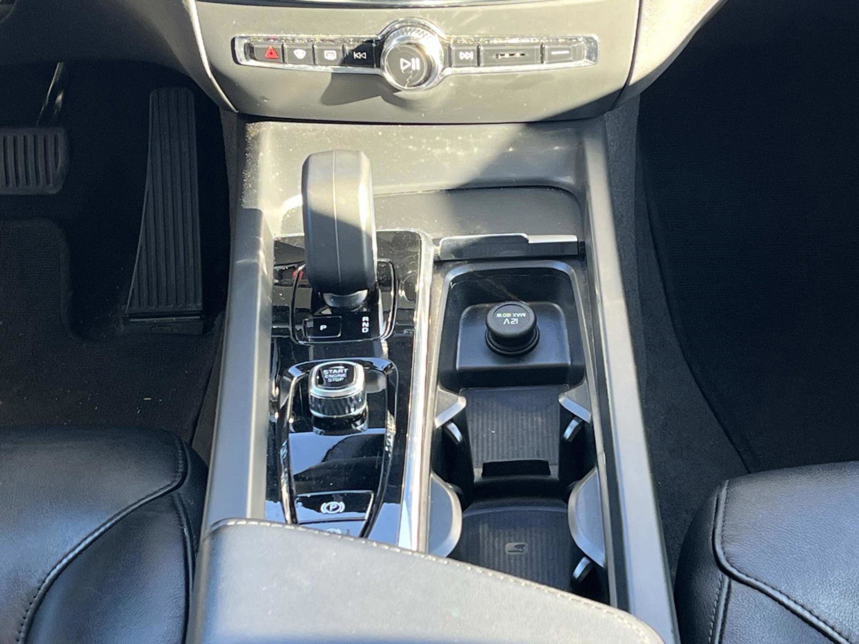 Used 2024 Volvo S60 B5 Core image 14