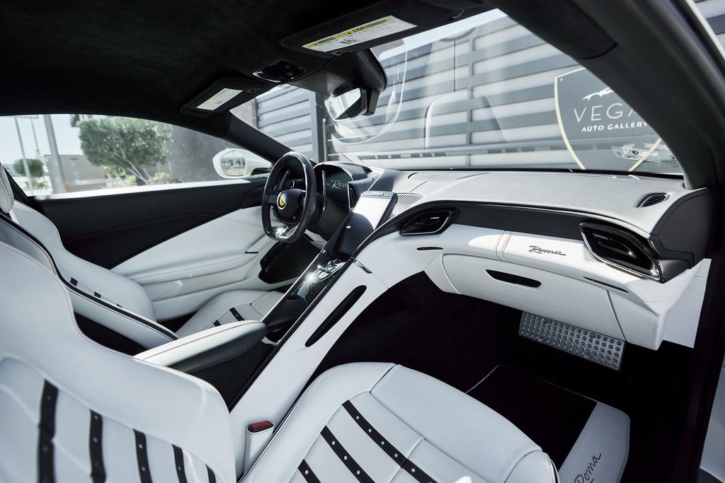 Used 2022 Ferrari Roma image 39