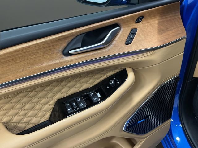 Used 2023 Jeep Grand Cherokee Summit image 32