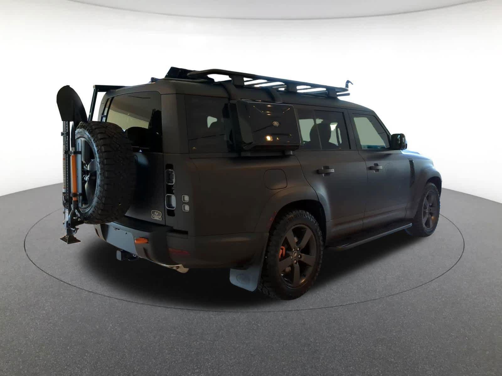 New 2023 Land Rover Defender 130 SE AWD/4WD image 5