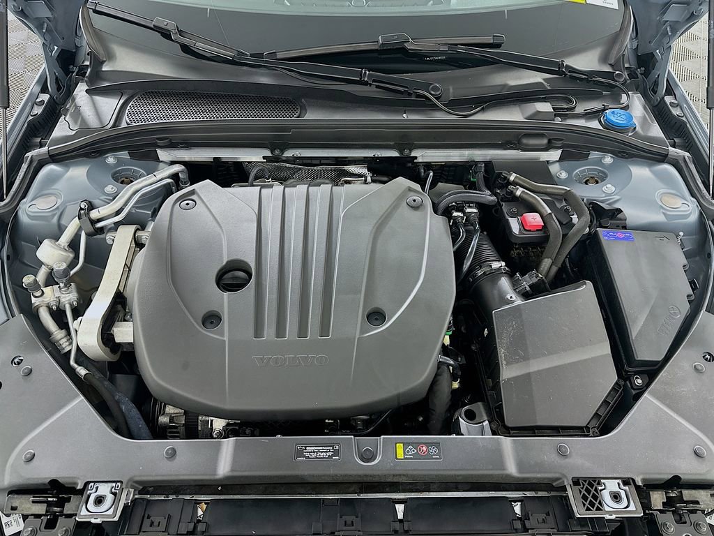 Used 2022 Volvo S60 B5 Momentum image 31