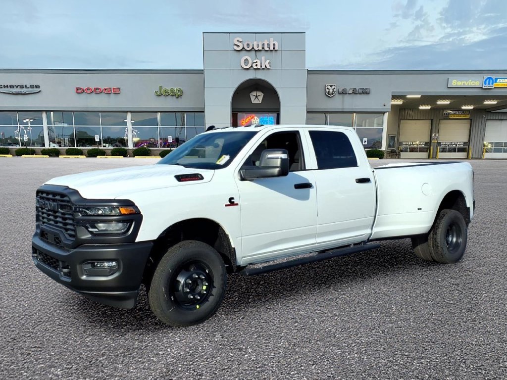 New 2027 RAM 3500 Tradesman AWD/4WD image 4