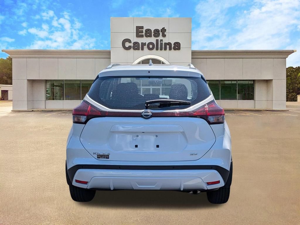 Used 2023 Nissan Kicks SV FWD image 4