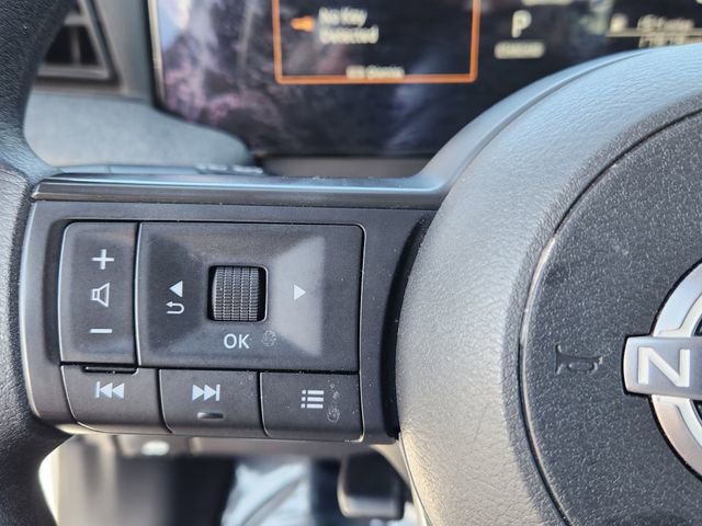 Certified 2025 Nissan Kicks SV AWD/4WD image 17