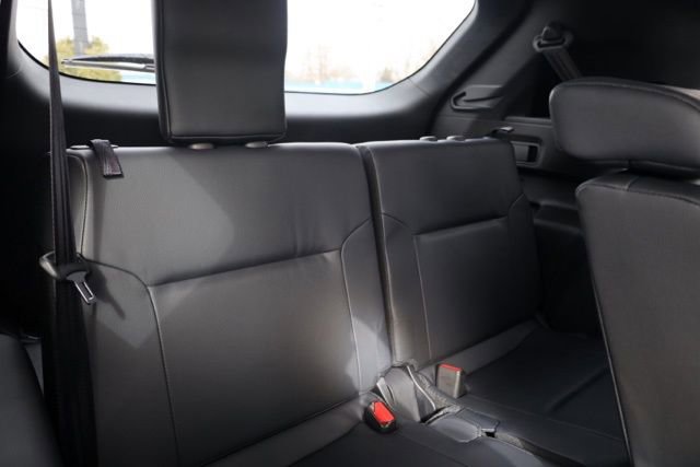 Used 2025 Mitsubishi Outlander SEL image 39