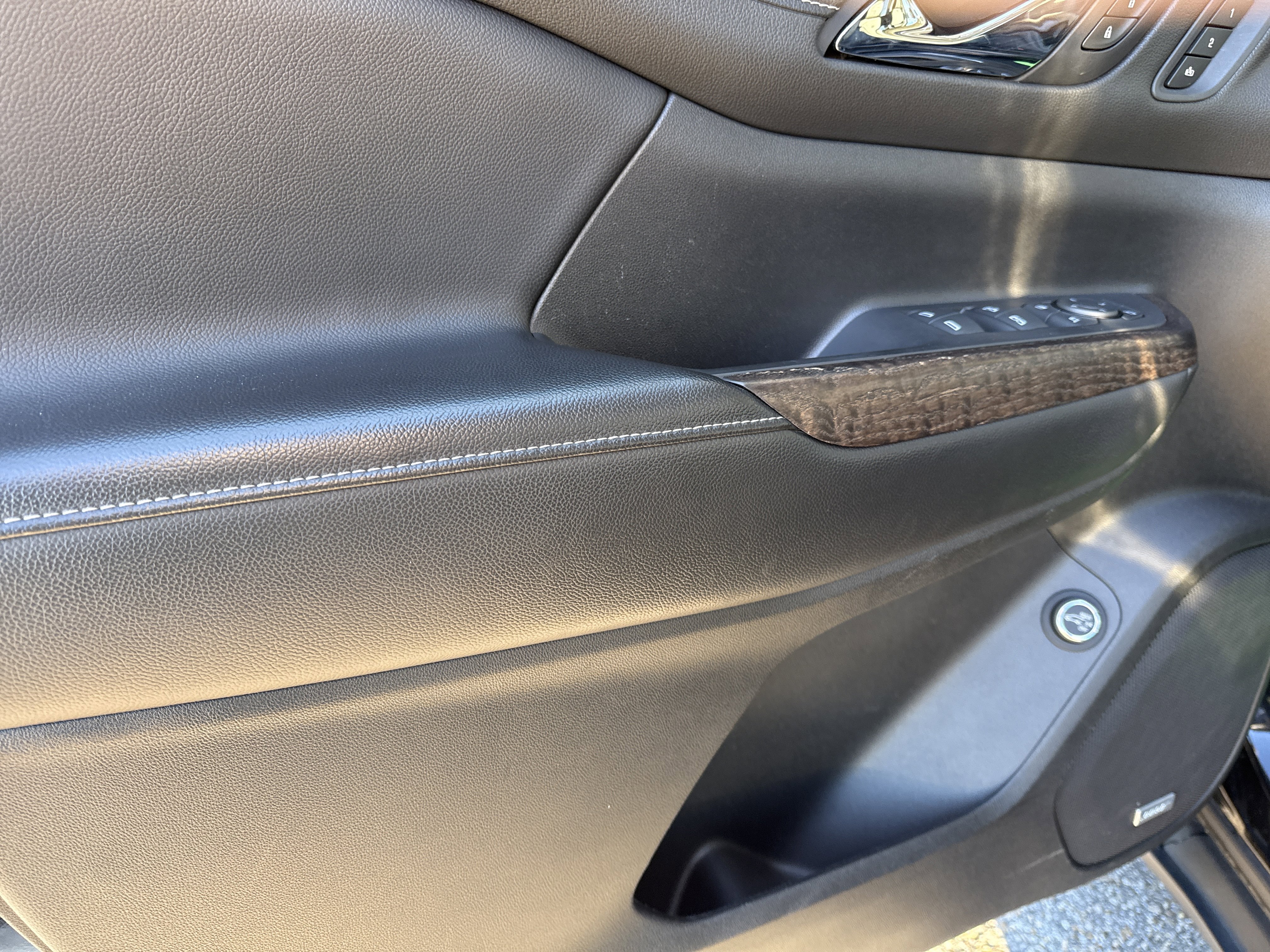 Used 2020 GMC Acadia Denali w/ LPO, Floor Liner Package image 11