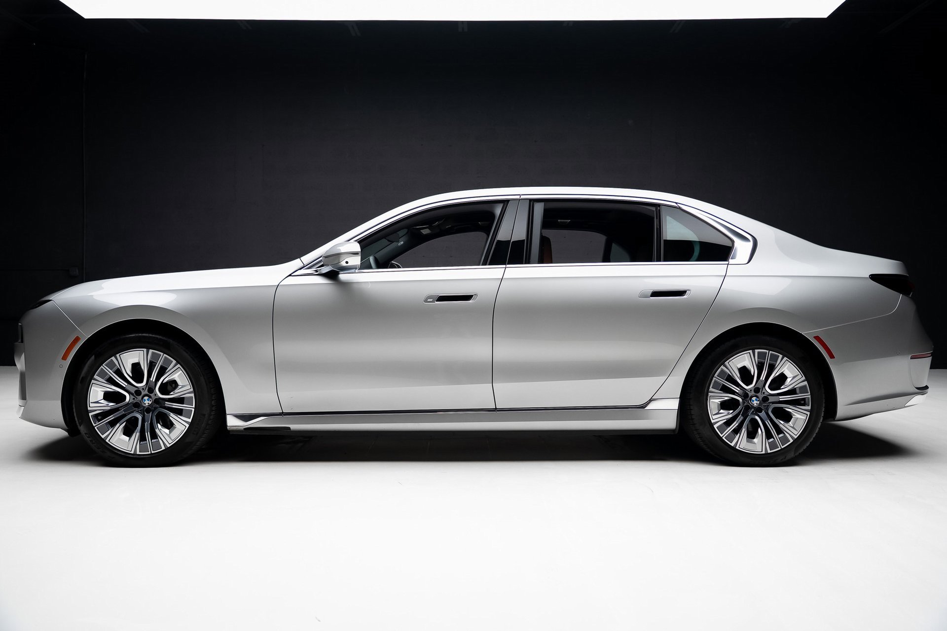 Used 2023 BMW i7 xDrive60 image 17