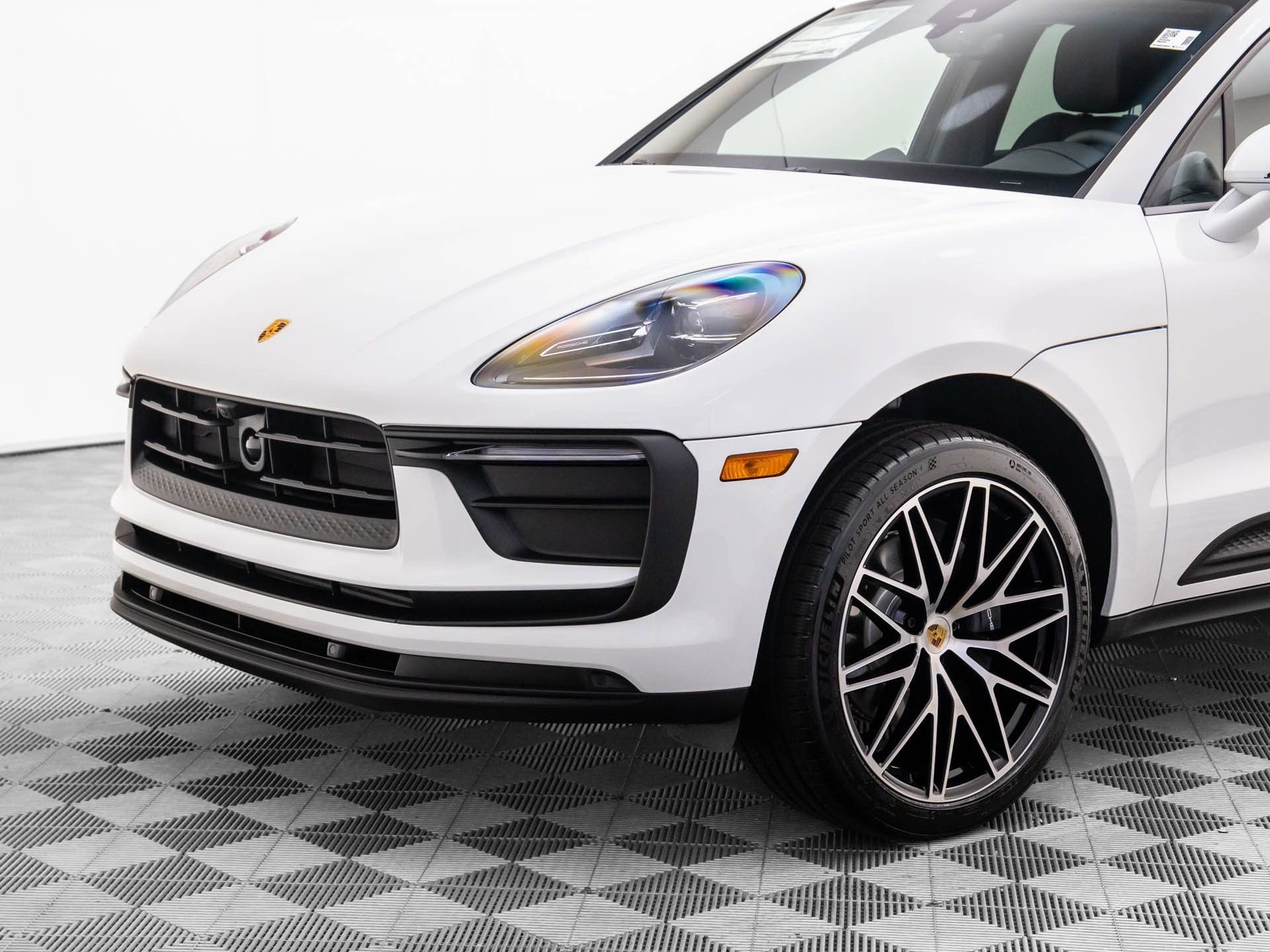 Certified 2026 Porsche Macan image 39