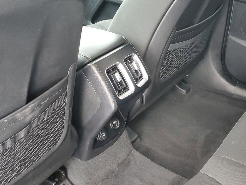 Used 2023 Kia Sorento LX image 26