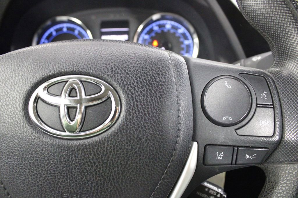 Used 2017 Toyota Corolla LE image 23