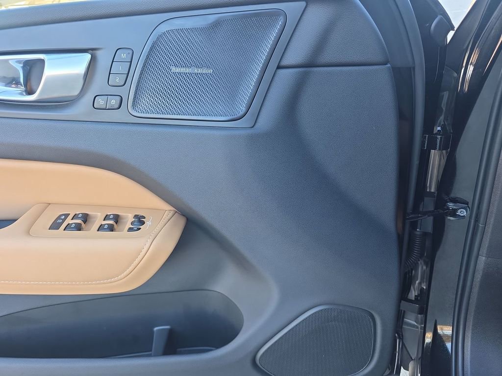 Used 2025 Volvo XC60 B5 Ultra w/ Protection Package Premier image 25