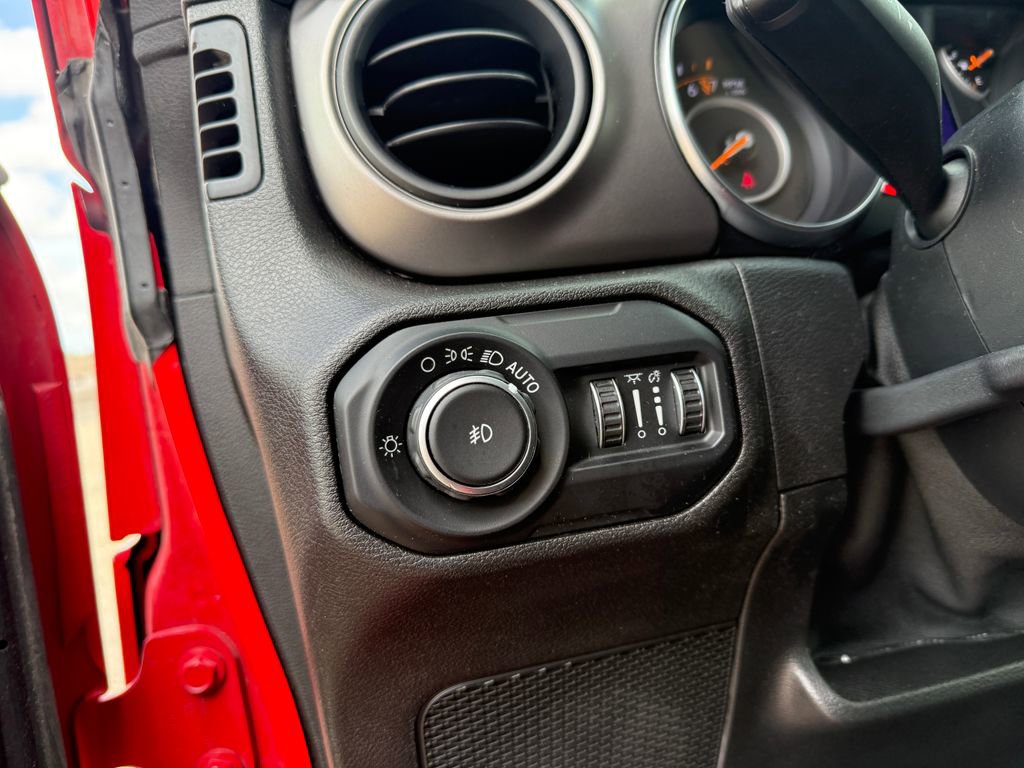 Used 2019 Jeep Wrangler Unlimited Sport S AWD/4WD image 25