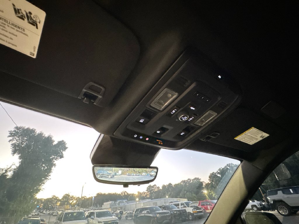 Used 2024 Cadillac Escalade ESV Premium Luxury RWD image 19