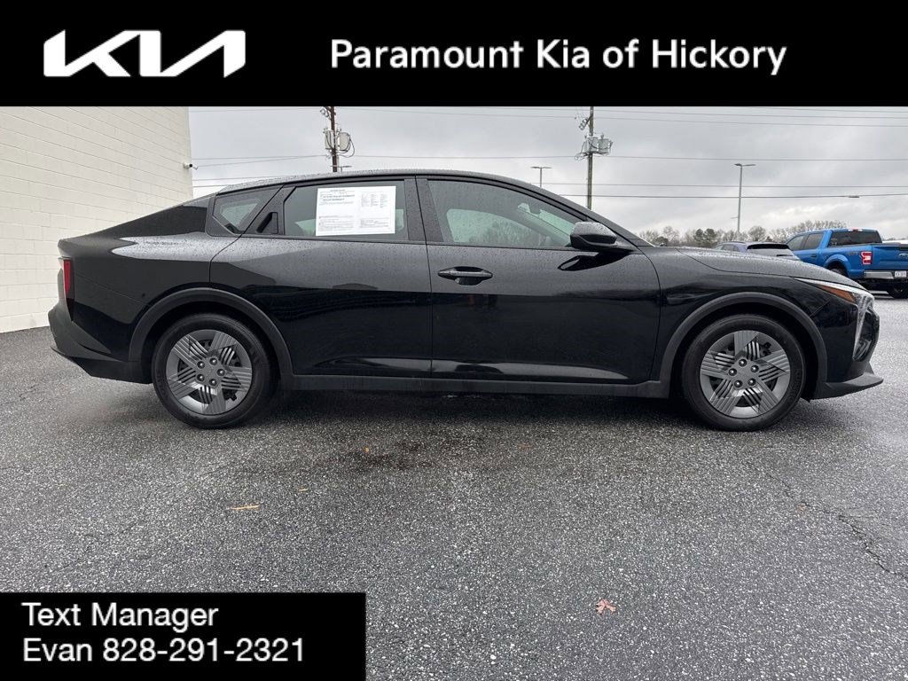 Used 2025 Kia K4 LX image 8