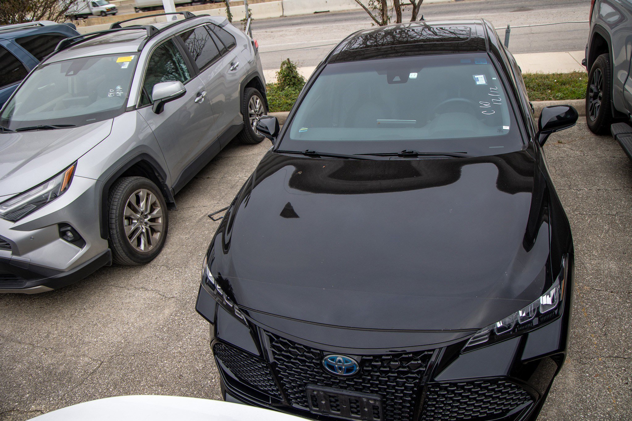 Used 2022 Toyota Avalon XSE image 6