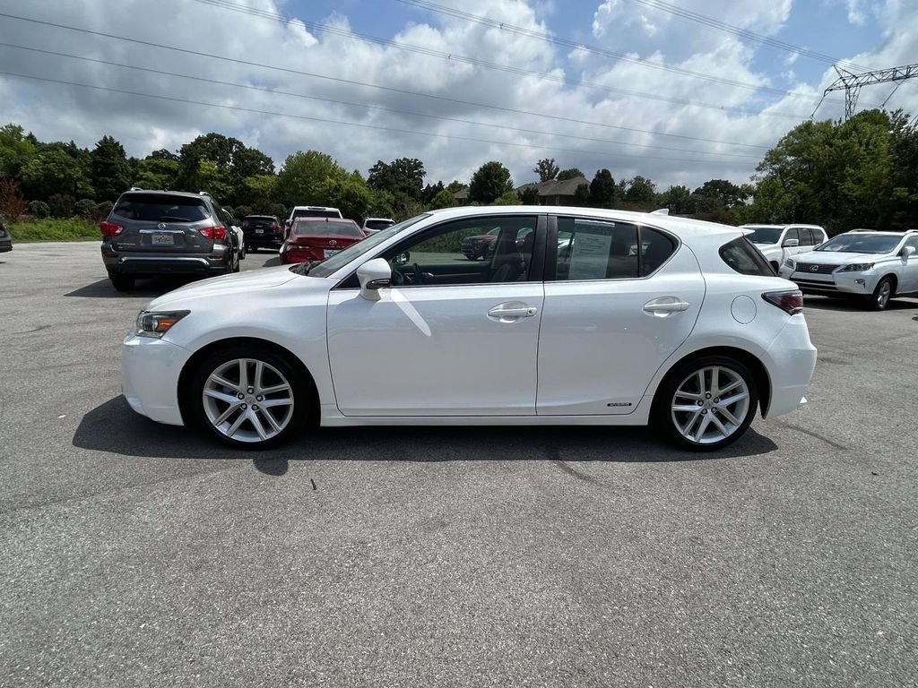 Used 2016 Lexus CT 200h w/ Navigation Package FWD image 11